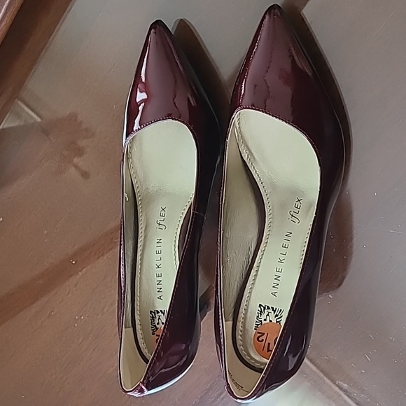 Brand new size 6 Anne Klein shoes red - Picture 5 of 6